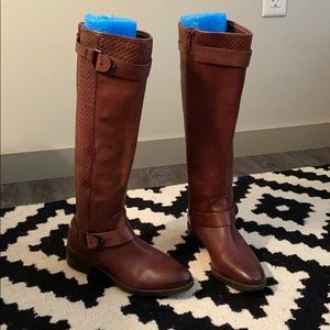 Tall leather winter boots